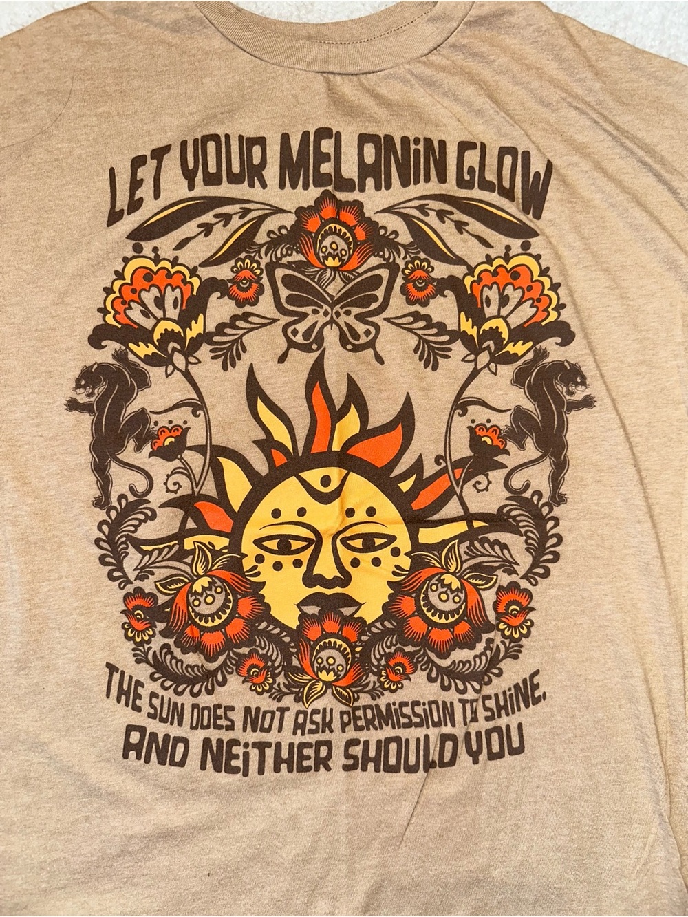 Oversized Modern Lux Brown Graphic Tee with Sunburst and Floral Motif - Picture 2 of 7